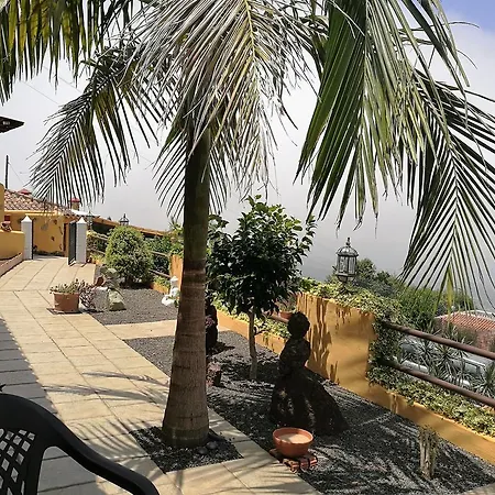 Holiday home Los Dragos