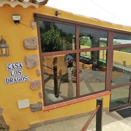 Los Dragos Holiday home
